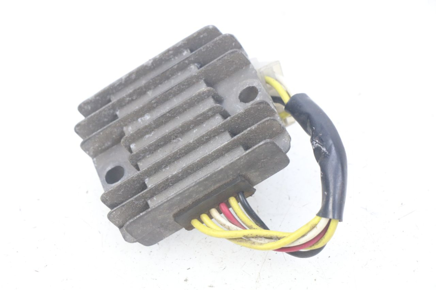 photo de REGULATEUR CHARGE SACHS FY125T FY T 125 (2007 - 2011) - Gros plan technique