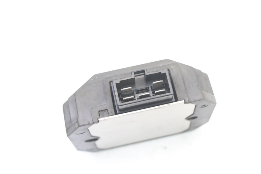 photo de REGULATEUR CHARGE YAMAHA FZ6 FAZER S2 600 (2007 - 2011) - Zoom état d’usage