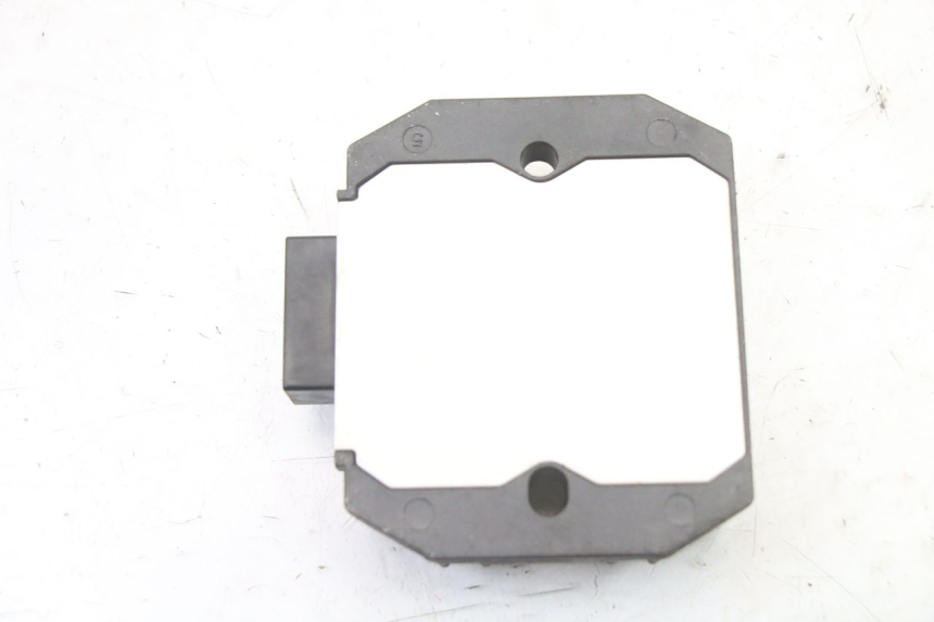 photo de REGULATEUR CHARGE YAMAHA FZ6 FAZER S2 600 (2007 - 2011) - Autre angle de vue