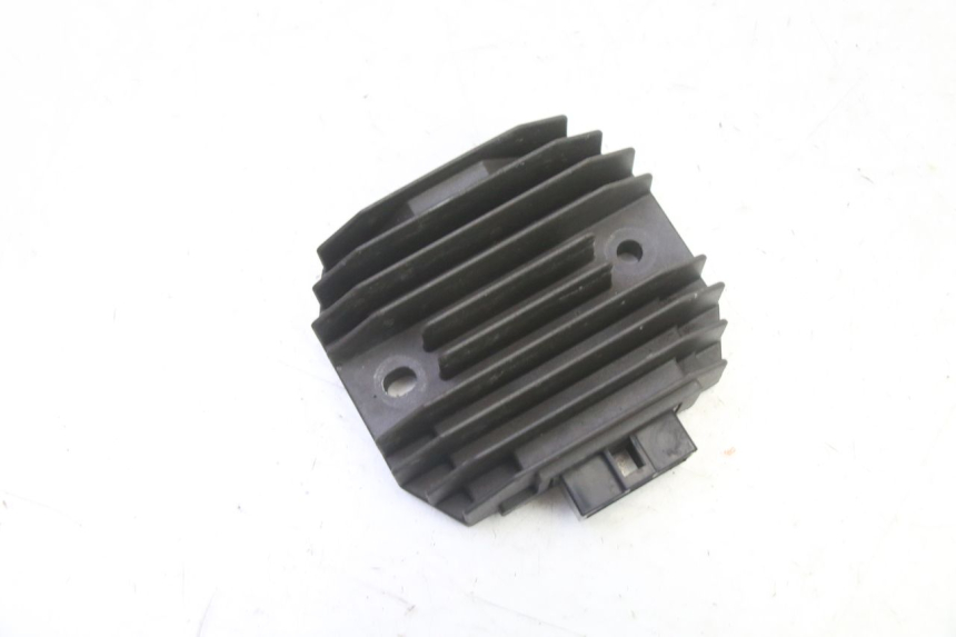 photo de REGULATEUR CHARGE YAMAHA FZ6 FAZER S2 600 (2007 - 2011) - Vue principale