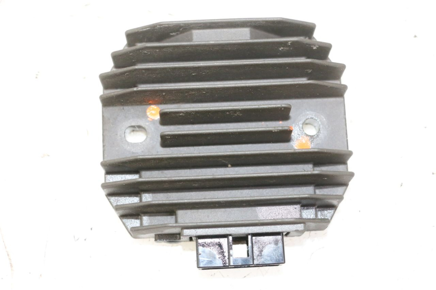 photo de REGULATEUR CHARGE YAMAHA FZ6 N FAZER 600 (2004 - 2006) - Vue d’ensemble