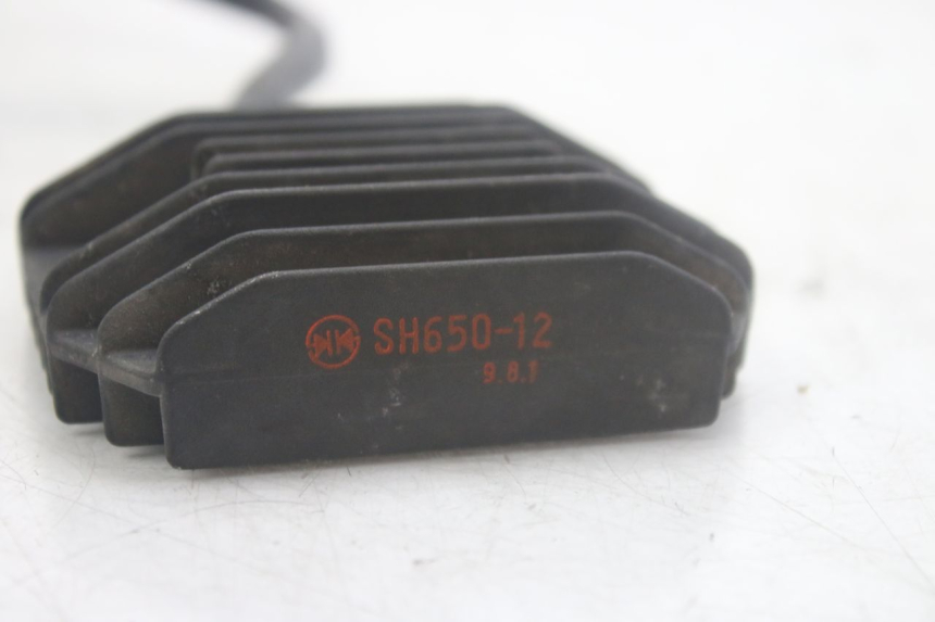 photo de REGULATEUR CHARGE YAMAHA FZS FAZER 600 (1998 - 2001) - Détail de la pièce