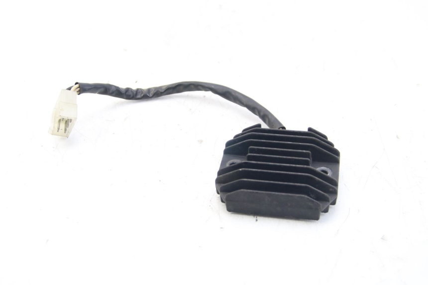 photo de REGULATEUR CHARGE YAMAHA FZS FAZER 600 (2001 - 2003) - Vue principale