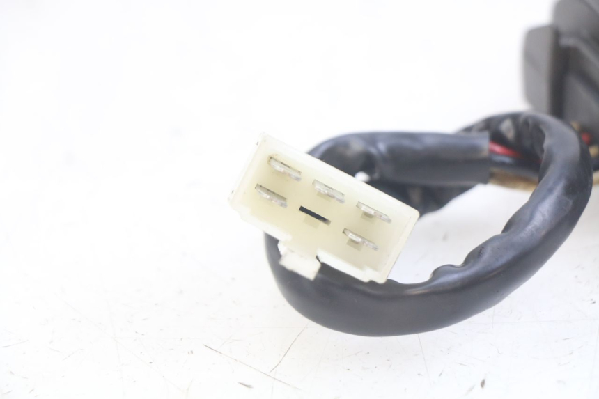 photo de REGULATEUR CHARGE YAMAHA FZS FAZER 600 (1998 - 2001) - Zoom état d’usage