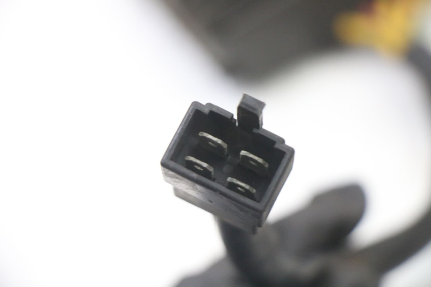 photo de REGULATEUR CHARGE GILERA NEXUS 300 (2008 - 2013) - Gros plan technique