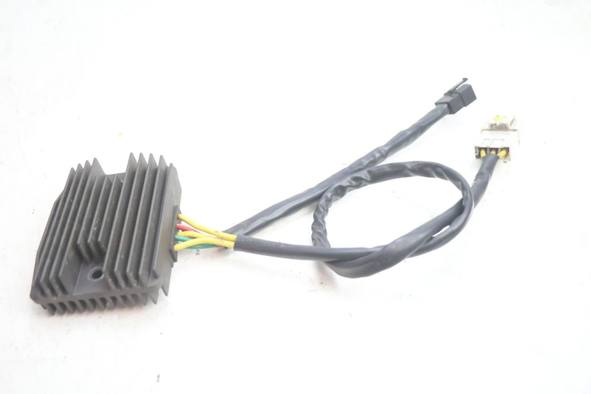 photo de REGULATEUR CHARGE GILERA GP 800 (2007 - 2013) - Autre angle de vue