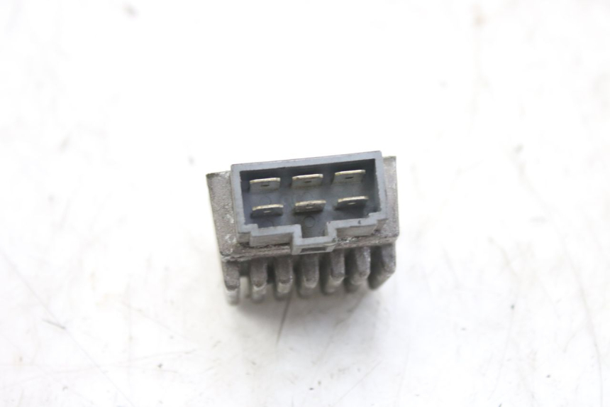 photo de RÉGULATEUR DE CHARGE DERBI GPR 50 (2004 - 2009) - Détail de la pièce