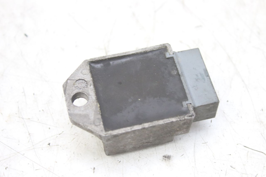 photo de RÉGULATEUR DE CHARGE DERBI GPR 50 (2004 - 2009) - Zoom état d’usage