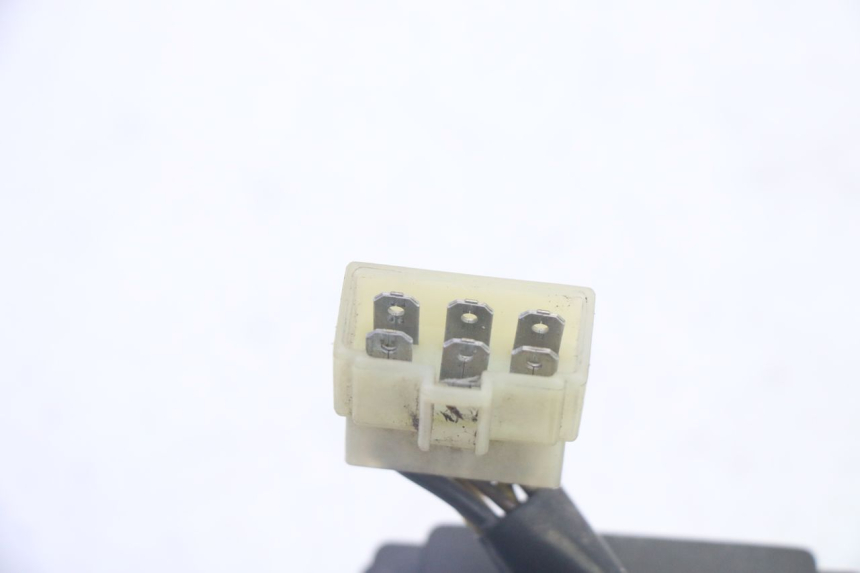 photo de REGULATEUR CHARGE KAWASAKI GPX R WARBIRD 600 (1988 - 1993) - Gros plan technique