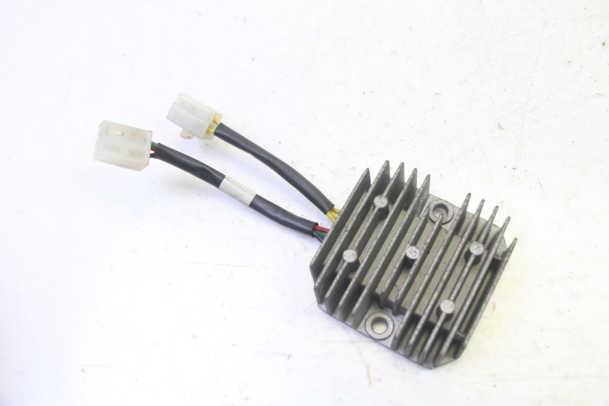 photo de REGULATEUR CHARGE KYMCO GRAND DINK 125 (2002 - 2007) - Vue principale