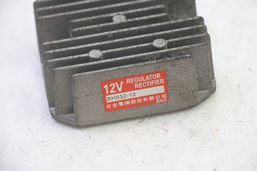 photo de REGULATEUR CHARGE KYMCO GRAND DINK 125 (2002 - 2007) - Zoom état d’usage