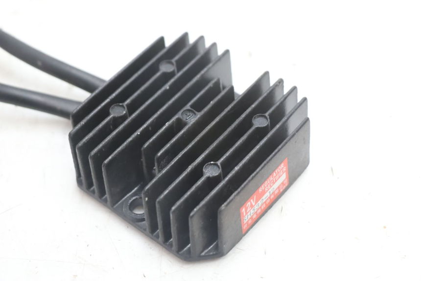photo de REGULATEUR CHARGE KYMCO GRAND DINK 125 (2008 - 2014) - Détail de la pièce