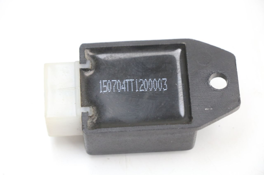 photo de REGULATEUR CHARGE TNT MOTOR GRIDO 2T 50 (2010 - 2019) - Zoom état d’usage