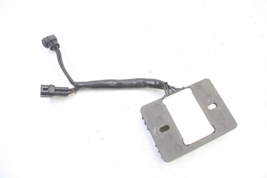 photo de REGULATEUR CHARGE SUZUKI GSR 750 (2011 - 2017) - Autre angle de vue