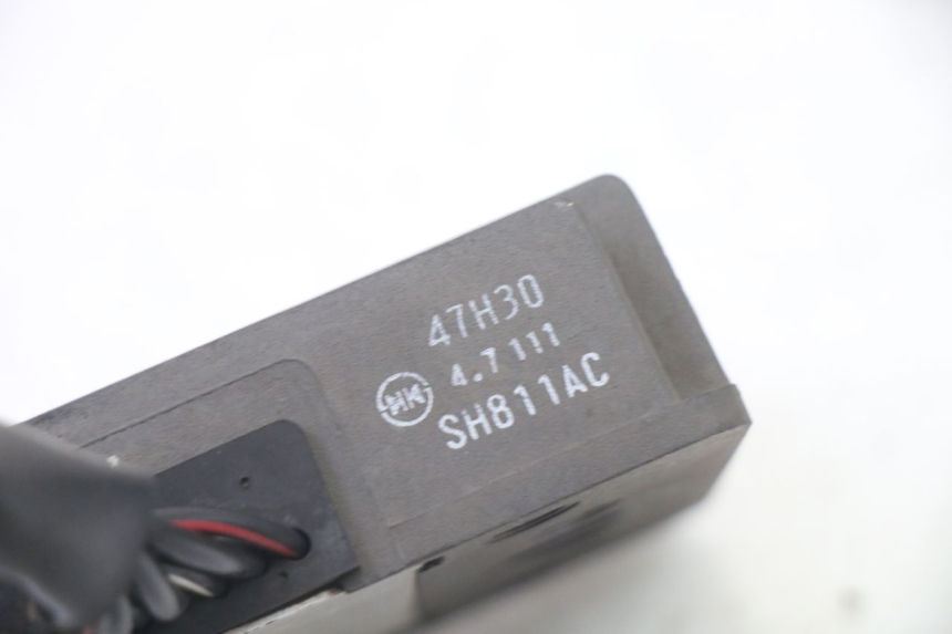 photo de REGULATEUR CHARGE SUZUKI GSR 750 (2011 - 2017) - Gros plan technique