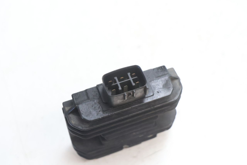photo de REGULATEUR CHARGE SUZUKI GSR 600 (2005 - 2012) - Autre angle de vue