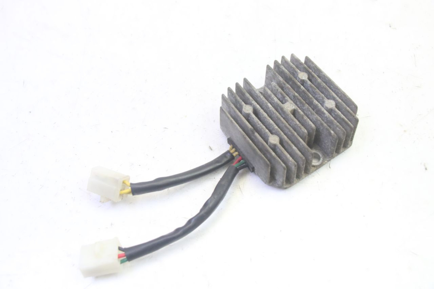 photo de REGULATEUR CHARGE SYM GTS EVO 125 (2009 - 2013) - Zoom état d’usage