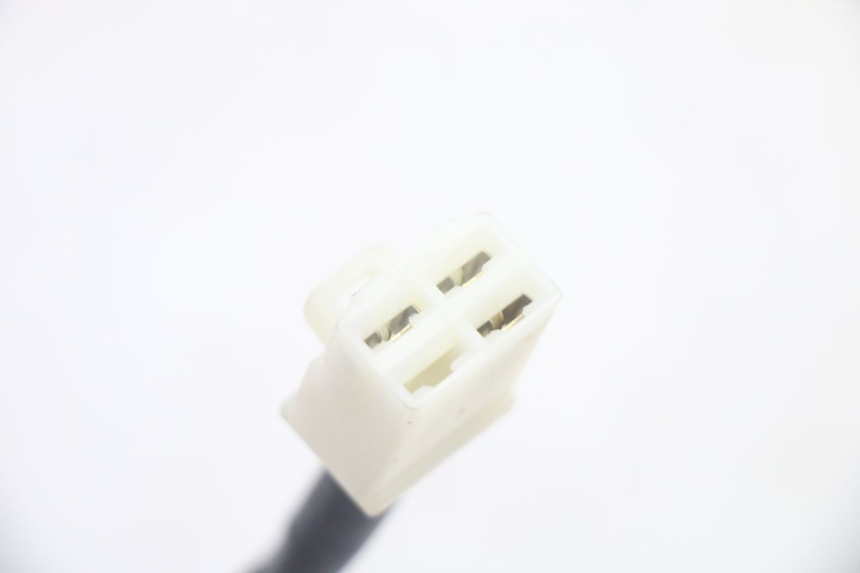 photo de REGULATEUR CHARGE SYM GTS EVO 125 (2009 - 2013) - Gros plan technique