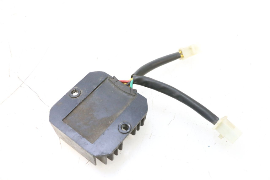 photo de REGULATEUR CHARGE SYM GTS EVO 125 (2009 - 2013) - Zoom état d’usage