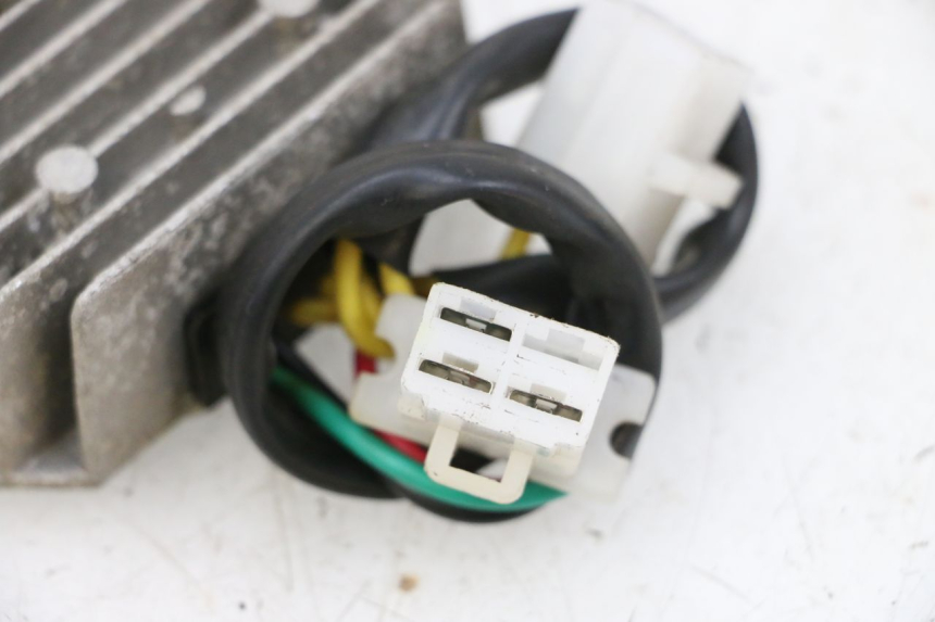 photo de REGULATEUR CHARGE JM MOTORS GTS 125 (2015 - 2019) - Autre angle de vue