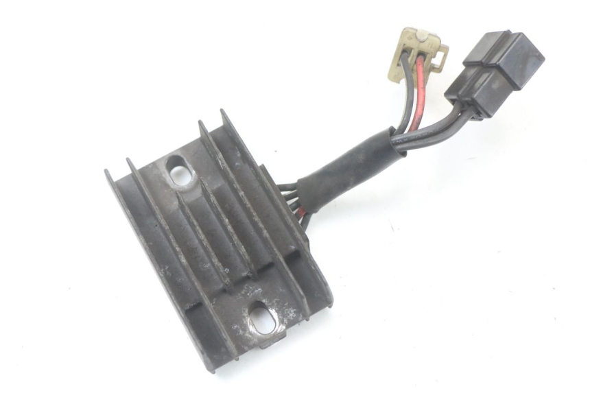 photo de REGULATEUR CHARGE SUZUKI GZ MARAUDER 125 (1998 - 2004) - Vue principale