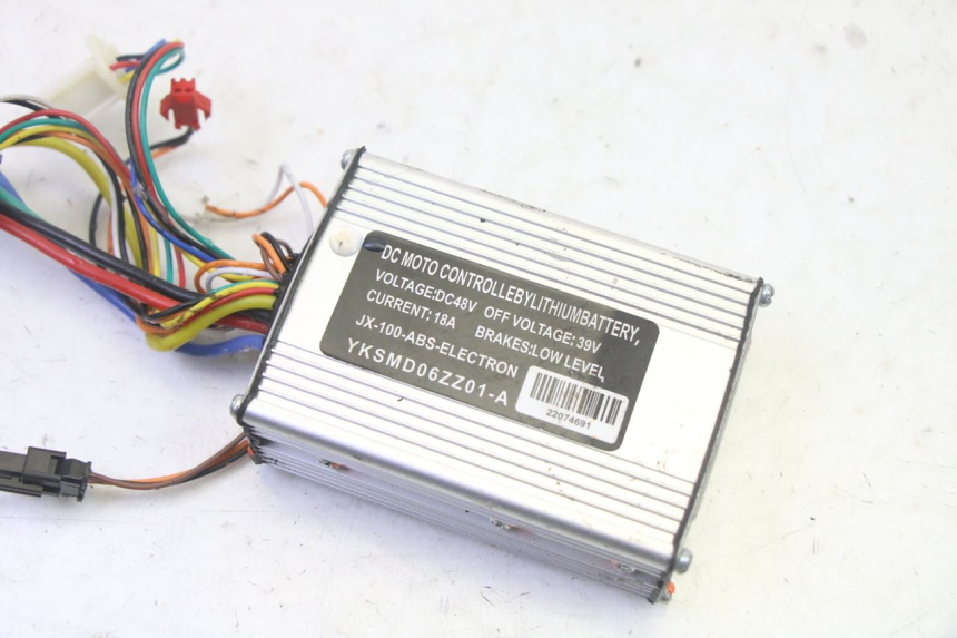 photo de REGULATEUR CHARGE HITWAY H5 1 - Détail de la pièce