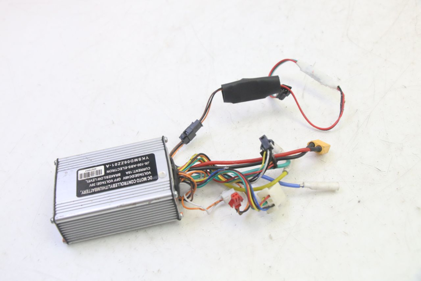 photo de REGULATEUR CHARGE HITWAY H5 1 - Zoom état d’usage