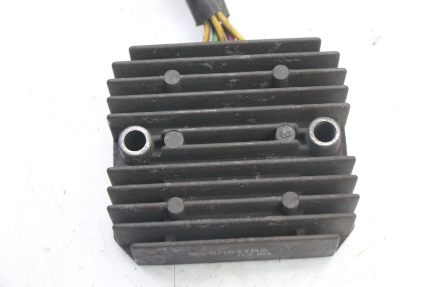 photo de REGULATEUR CHARGE HONDA FES S-WING SWING ABS 125 (2007 - 2015) - Détail de la pièce