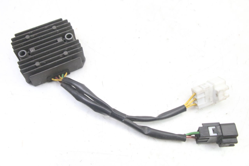 photo de REGULATEUR CHARGE HONDA FES S-WING SWING ABS 125 (2007 - 2015) - Zoom état d’usage