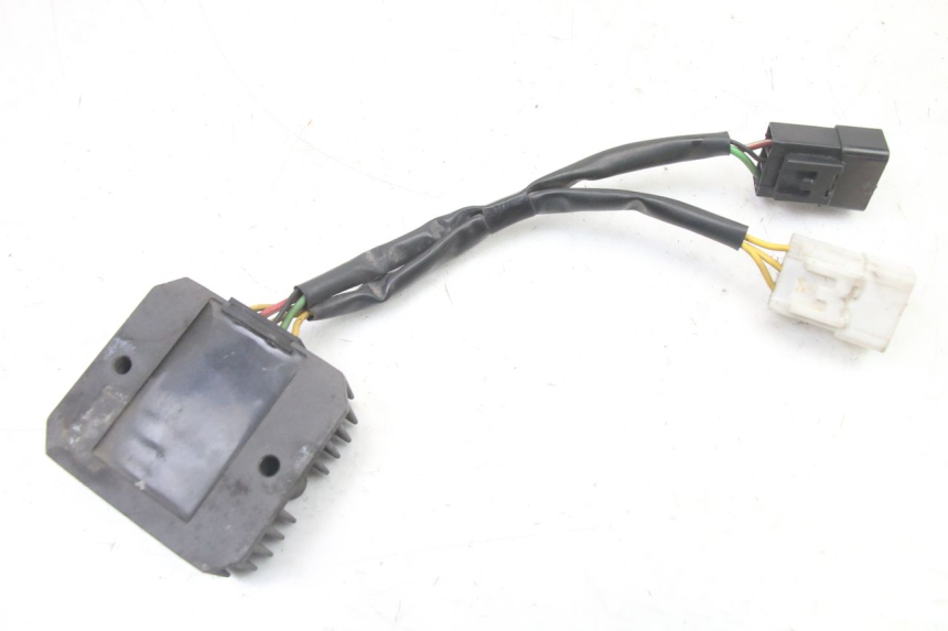 photo de REGULATEUR CHARGE HONDA FES S-WING SWING ABS 125 (2007 - 2015) - Autre angle de vue