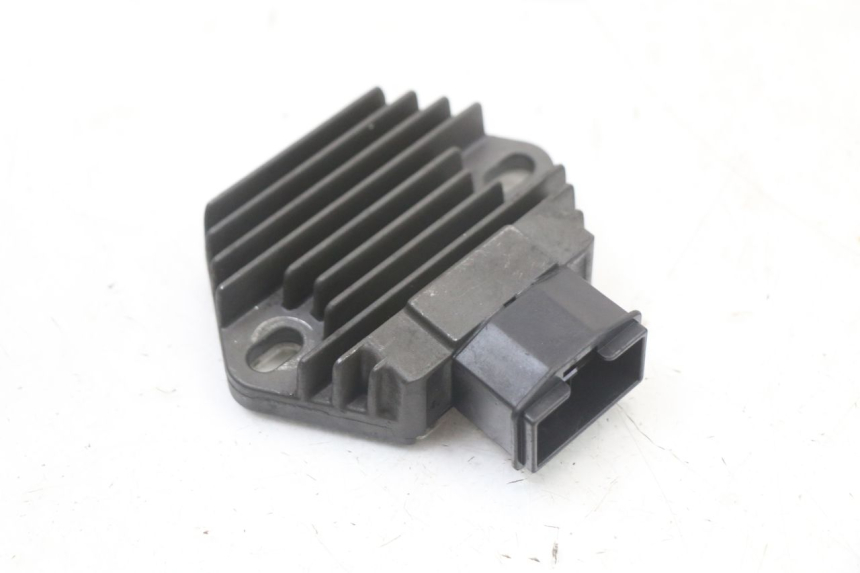 photo de REGULATEUR CHARGE HONDA NES AROBASE 125 (2000 - 2003) - Vue principale