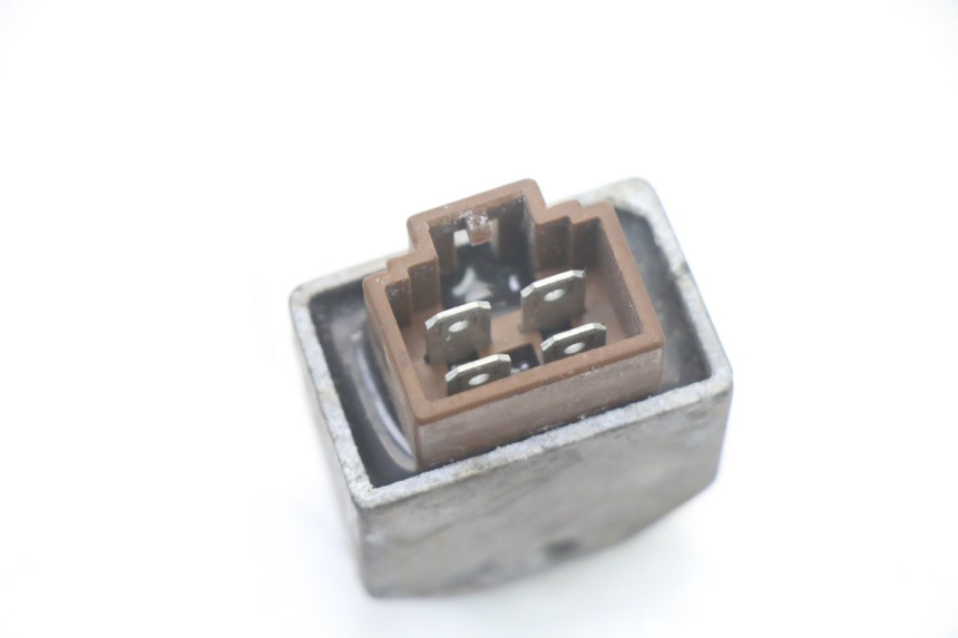 photo de REGULATEUR CHARGE HONDA SCV LEAD 100 (2003 - 2007) - Zoom état d’usage