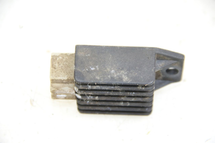 photo de REGULATEUR CHARGE KEEWAY HURRICANE 50 (2006 - 2019) - Détail de la pièce