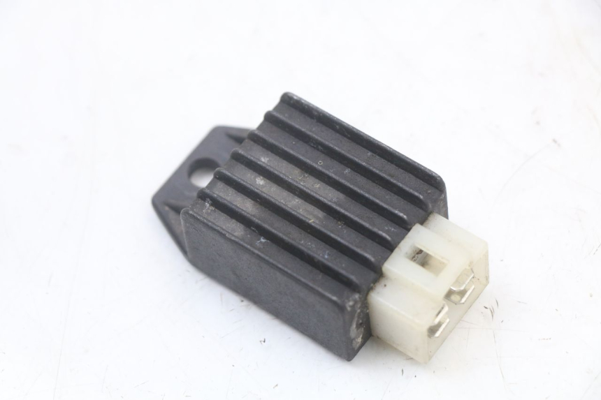 photo de REGULATEUR CHARGE KEEWAY HURRICANE 50 (2006 - 2019) - Vue principale