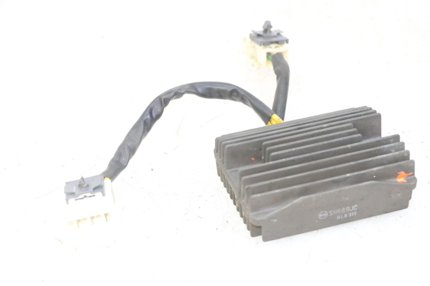 photo de REGULATEUR CHARGE PIAGGIO IE MP3 YOURBAN 300 (2011 - 2016) - Vue principale