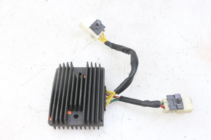 photo de REGULATEUR CHARGE PIAGGIO IE MP3 YOURBAN 300 (2011 - 2016) - Zoom état d’usage