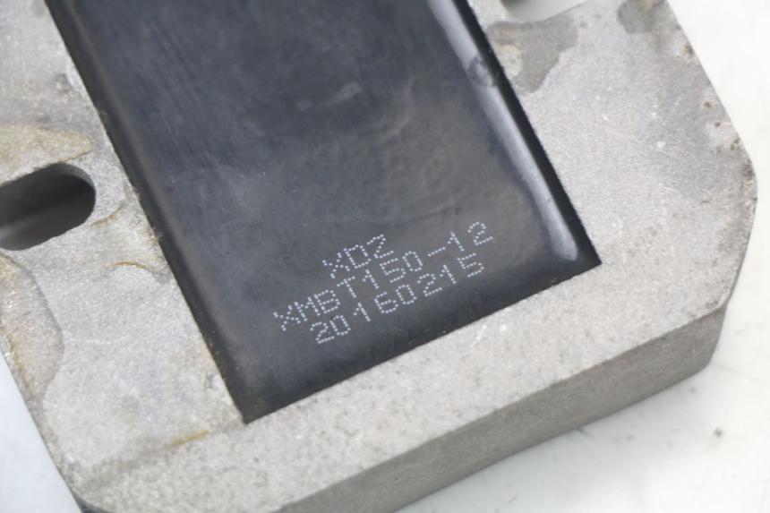 photo de REGULATEUR CHARGE JM MOTORS VX 125 (2022 - 2025) - Gros plan technique