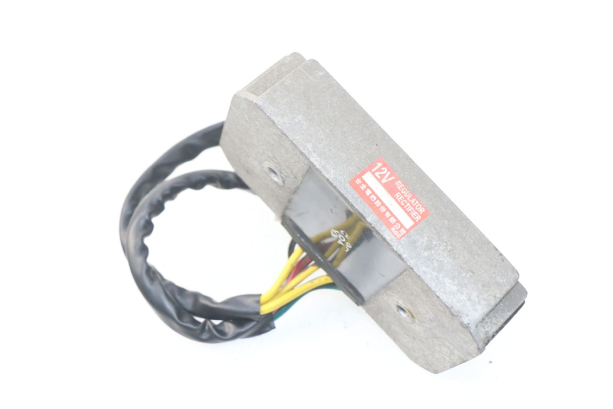 photo de REGULATEUR CHARGE SYM JOYMAX 250 (2013 - 2017) - Autre angle de vue