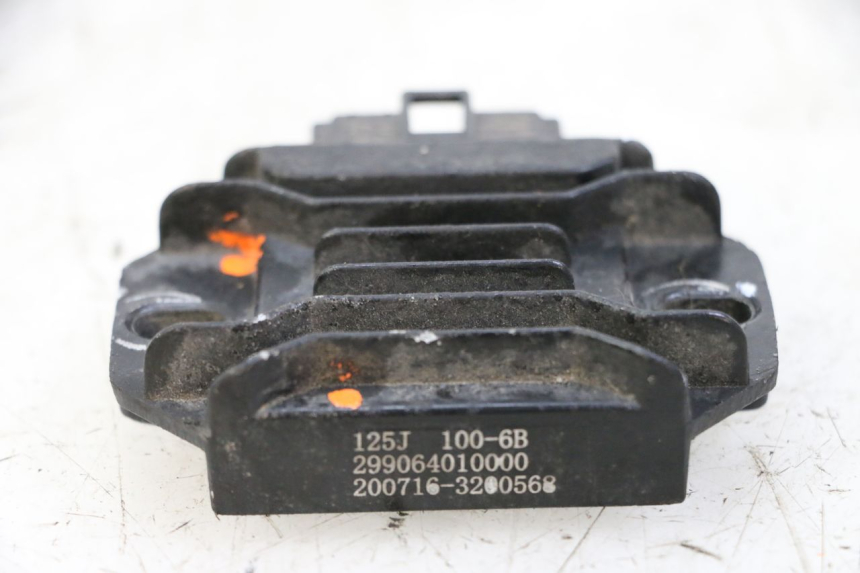 photo de REGULATEUR CHARGE KEEWAY K-LIGHT KLIGHT 125 (2018 - 2025) - Autre angle de vue
