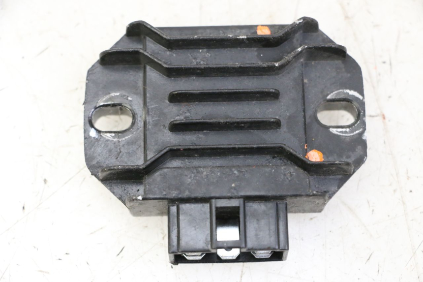 photo de REGULATEUR CHARGE KEEWAY K-LIGHT KLIGHT 125 (2018 - 2025) - Gros plan technique