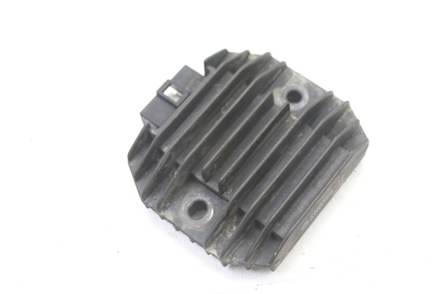 photo de REGULATEUR CHARGE KAWASAKI ZR7 ZR-7 S 750 (1999 - 2004) - Détail de la pièce