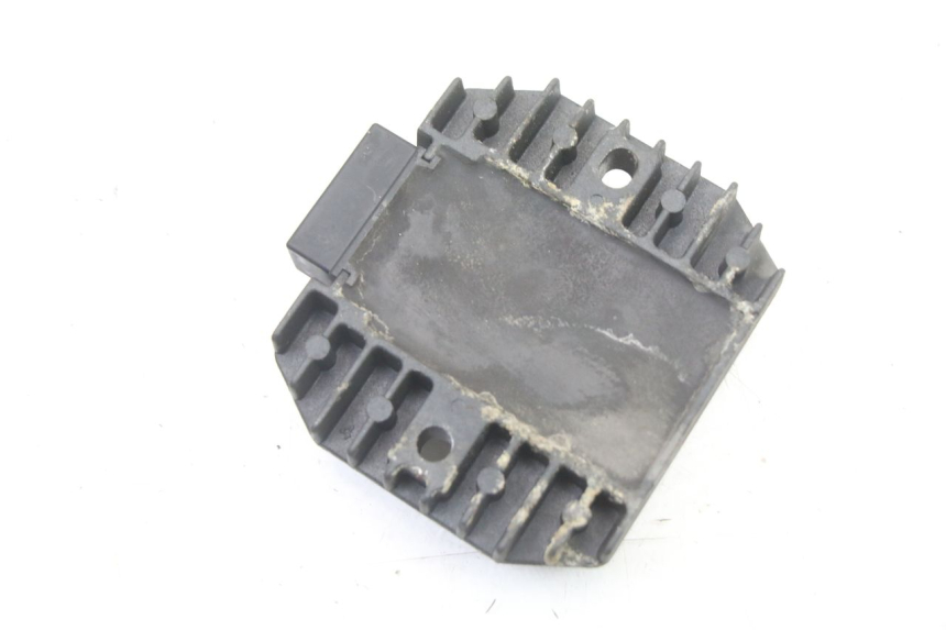 photo de REGULATEUR CHARGE KAWASAKI ZR7 ZR-7 S 750 (1999 - 2004) - Autre angle de vue