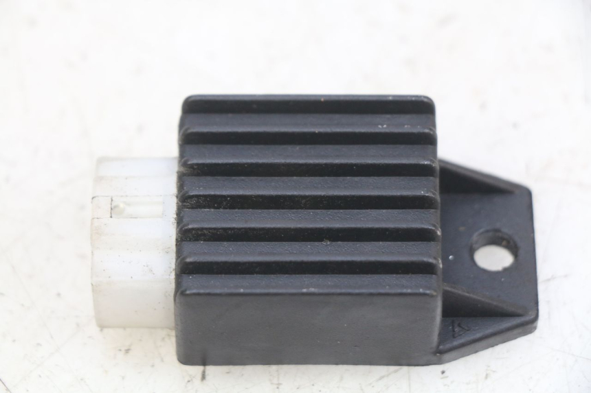 photo de REGULATEUR CHARGE PEUGEOT KISBEE 2T 50 (2010 - 2017) - Vue principale