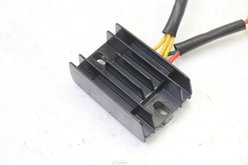 photo de REGULATEUR CHARGE PEUGEOT KISBEE 2T 50 (2018 - 2022) - Détail de la pièce