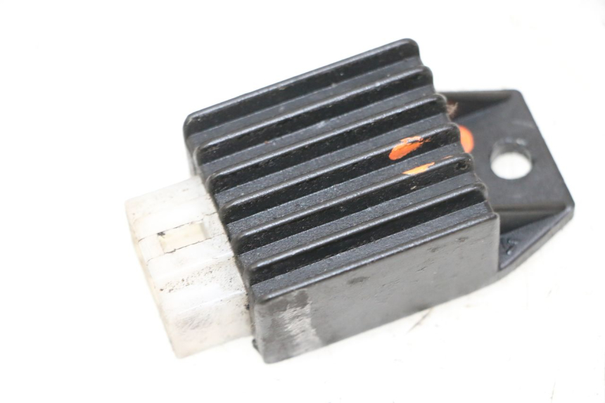 photo de REGULATEUR CHARGE PEUGEOT KISBEE 2T 50 (2010 - 2017) - Vue principale