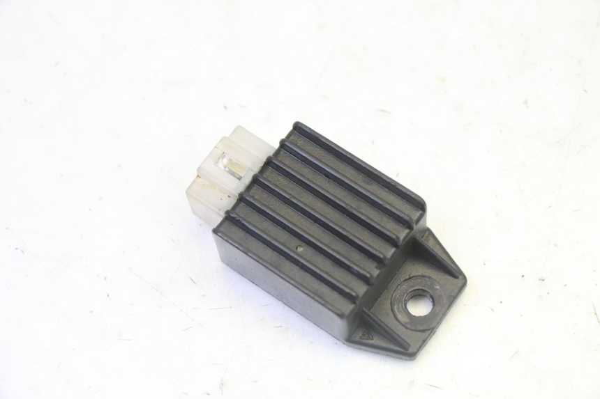 photo de REGULATEUR CHARGE PEUGEOT KISBEE 2T 50 (2010 - 2017) - Détail de la pièce