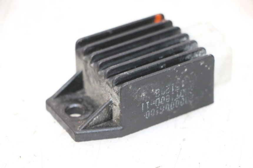 photo de REGULATEUR CHARGE PEUGEOT KISBEE 2T 50 (2010 - 2017) - Vue principale