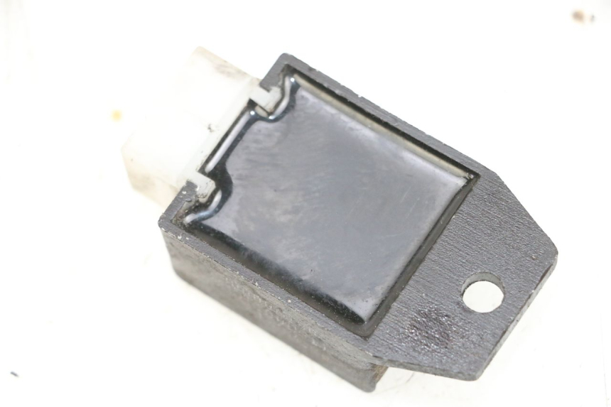 photo de REGULATEUR CHARGE PEUGEOT KISBEE 2T 50 (2010 - 2017) - Autre angle de vue