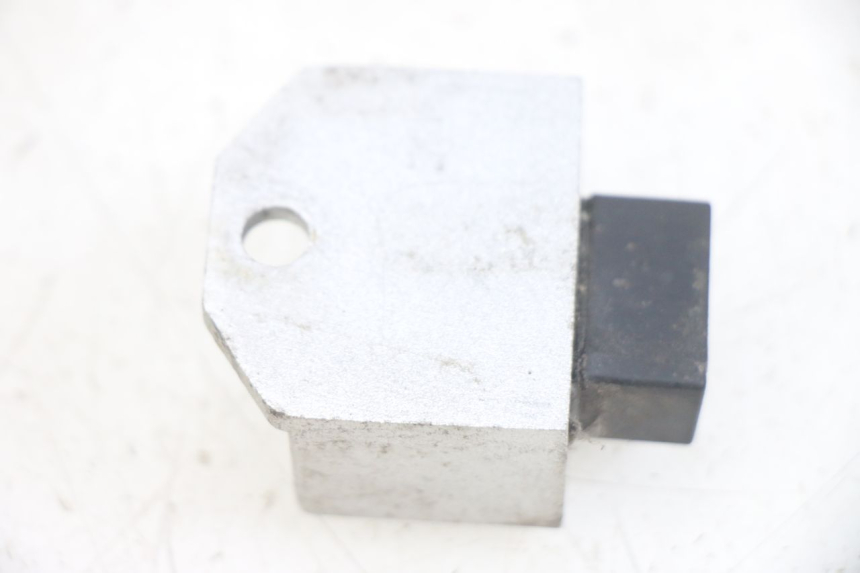 photo de REGULATEUR CHARGE PEUGEOT KISBEE 4T 50 (2010 - 2017) - Zoom état d’usage