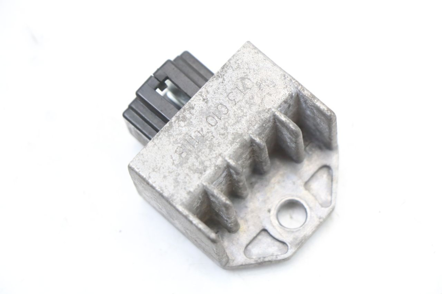 photo de REGULATEUR CHARGE PEUGEOT KISBEE 4T 50 (2010 - 2017) - Détail de la pièce